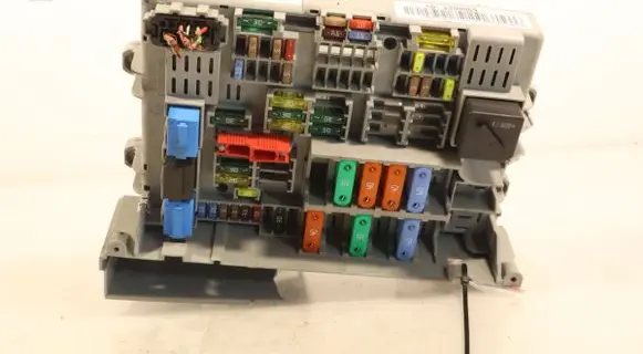 BMW 1 E81 E87 Fuse box set 690662401