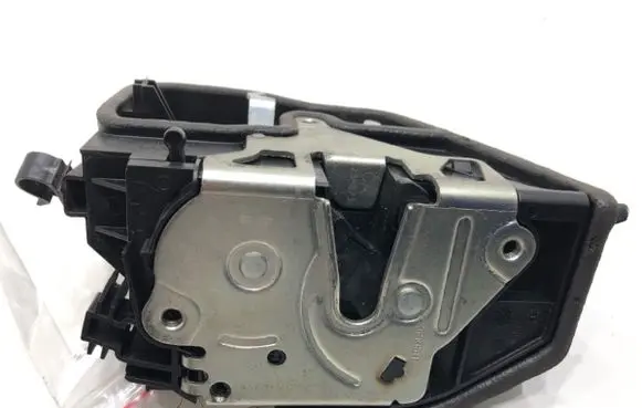 BMW X6 E71 Rear door lock 7202148