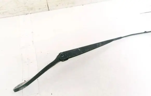 Front wiper blade arm