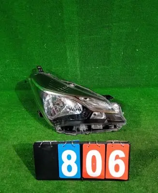 Toyota Yaris Headlight/headlamp