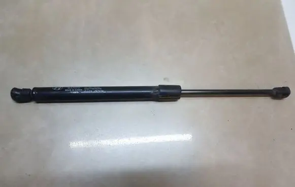 Hyundai Santa Fe Tailgate/trunk strut/damper 817702B001