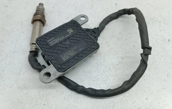 Mercedes-Benz E W213 Lambda probe sensor A0009053009 SNS381B 0009053009