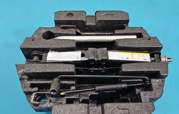 Skoda Octavia Mk4 Lift Jack 5WA011031TS3 IMPRK1564141