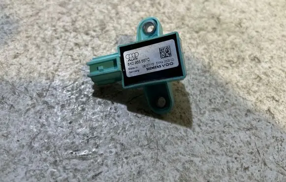 Audi A4 S4 B8 8K Airbag deployment crash/impact sensor 8K0955557C 5WK4380902