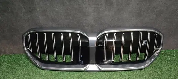 BMW 5 G60 Front bumper upper radiator grill 5A185A7 8084674