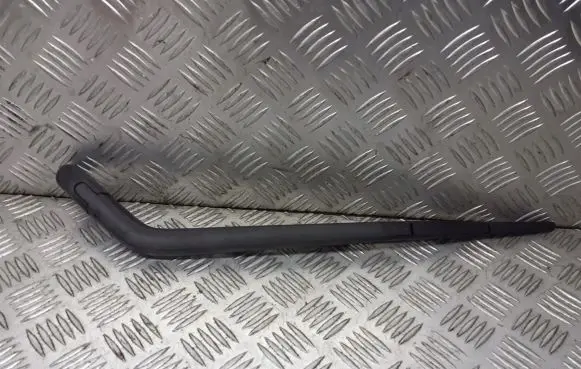 Mitsubishi Outlander Rear wiper blade arm