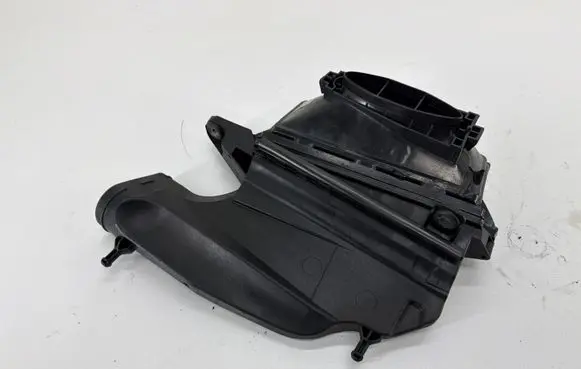 Mercedes-Benz E W212 Air filter box A6420903601