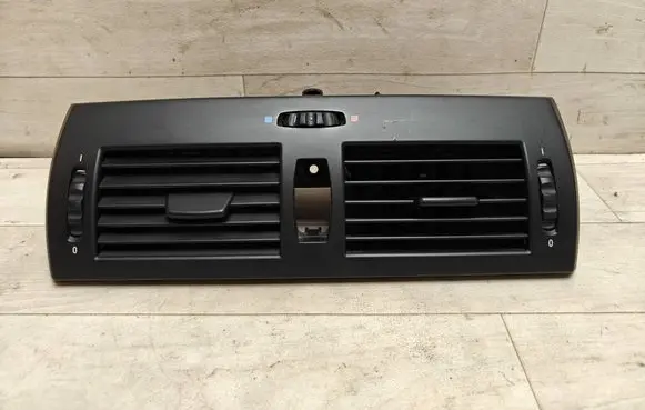 BMW X3 E83 Dash center air vent grill 3400074