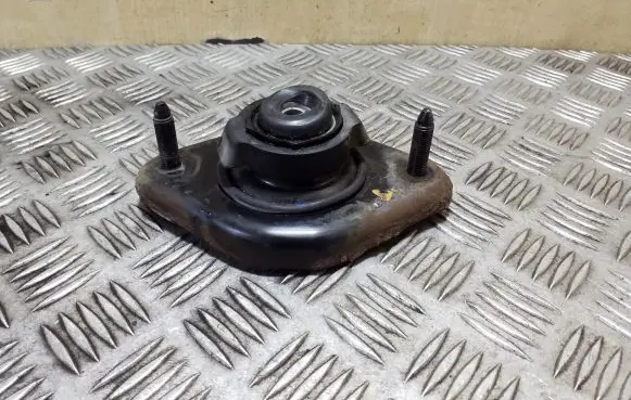 Honda CR-V Front shock absorber mounting bracket 