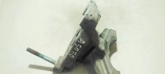 Honda CR-V Engine mounting bracket 061026