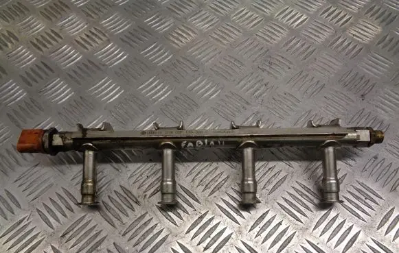Skoda Fabia Mk1 (6Y) Fuel main line pipe 03F133320C
