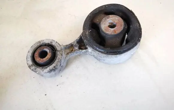 Honda CR-V Engine mount bracket 069007