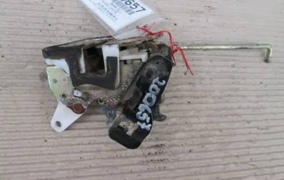 Hyundai Elantra Rear door lock