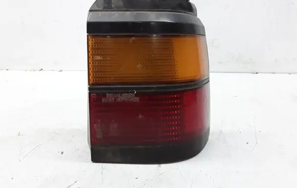 Volkswagen PASSAT B3 Rear/tail lights 333945112