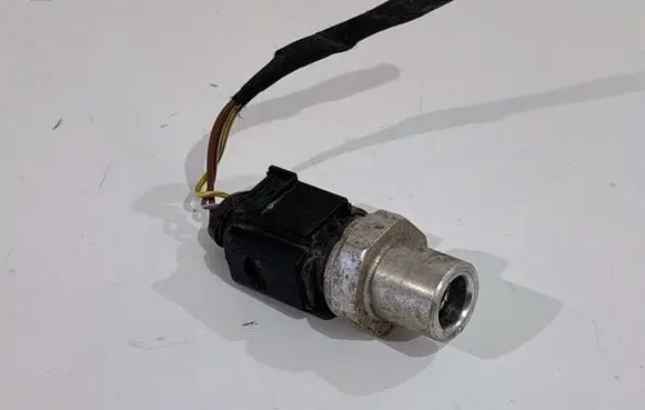 Audi Q8 Air conditioning (A/C) pressure sensor 
