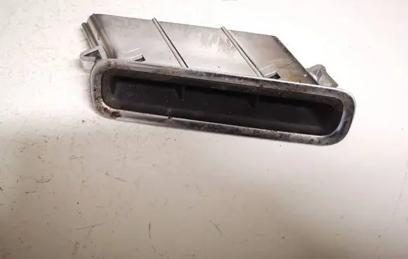 Volvo XC70 Dash center air vent grill 30755425
