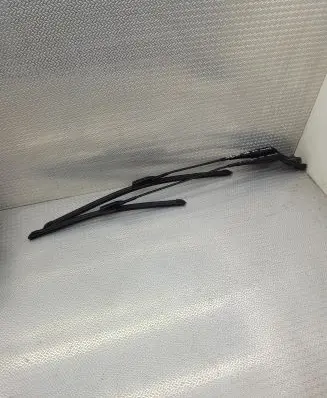 Peugeot 308 Windshield/front glass wiper blade 9677256280 9677256180