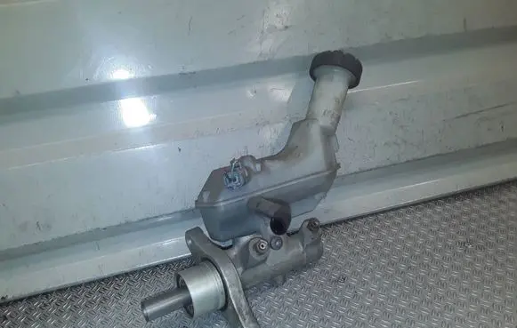 Renault Clio III Master brake cylinder