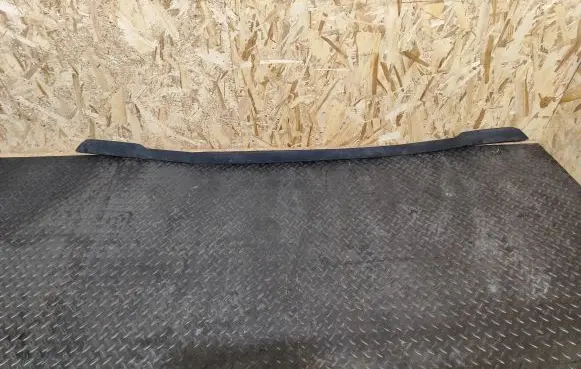 Front bumper lip