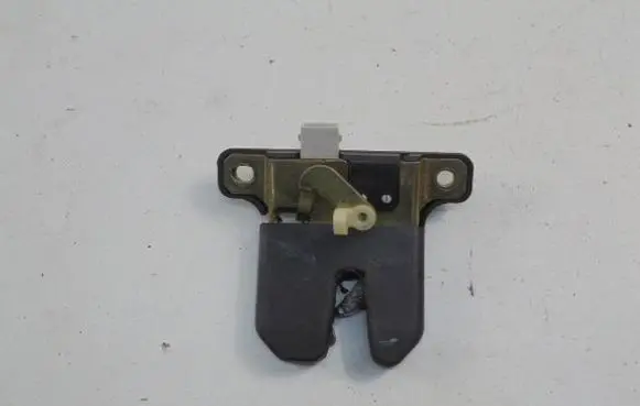 Audi A6 S6 C5 4B Tailgate/trunk/boot lock/catch/latch 8D5827505D