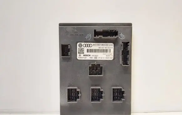 Audi A4 S4 B8 8K Comfort/convenience module 8K0907063DD