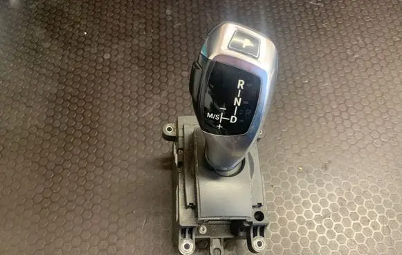 BMW 7 F01 F02 F03 F04 Gear shifter/selector 10030728