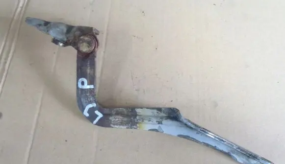 Toyota Land Cruiser (BJ70) Engine bonnet/hood hinges
