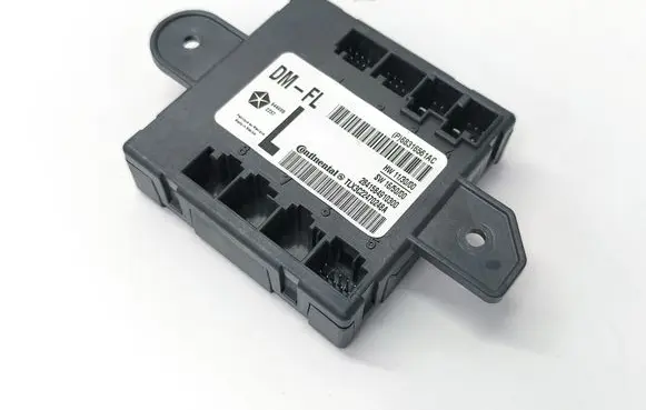 Chrysler Pacifica Door control unit/module 68316561AC