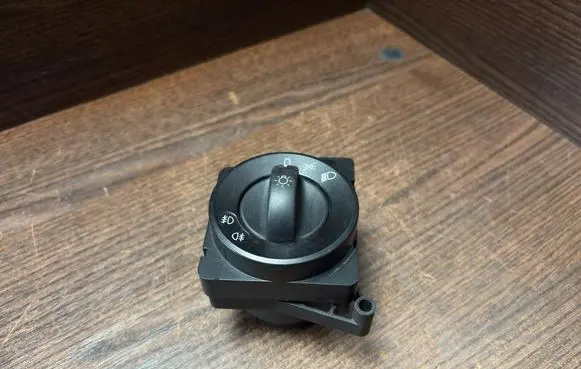 Mercedes-Benz Sprinter W906 Light switch 9065450304 A9065450304