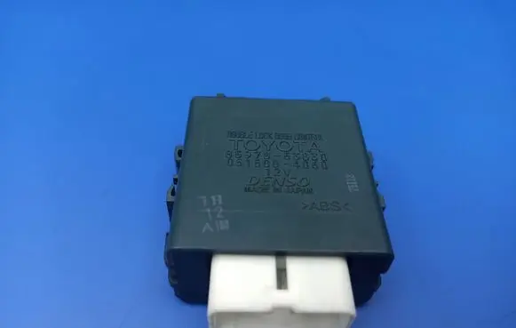 Lexus IS 220D-250-350 Door control unit/module 8597053030 0515004060