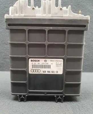 Audi A4 S4 B5 8D Engine control unit/module 028906021CD 0281001289