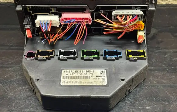 Mercedes-Benz E W212 Fuse module A2129006129 A2129014507 A2319026703