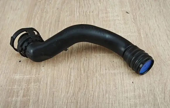 Audi Q3 F3 Air intake hose/pipe 5Q0129637C