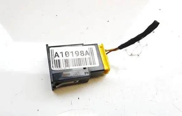 Passenger airbag on/off switch