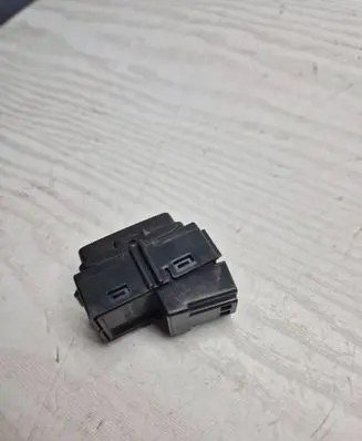 Volvo V70 Central locking switch button 31272014 10W051