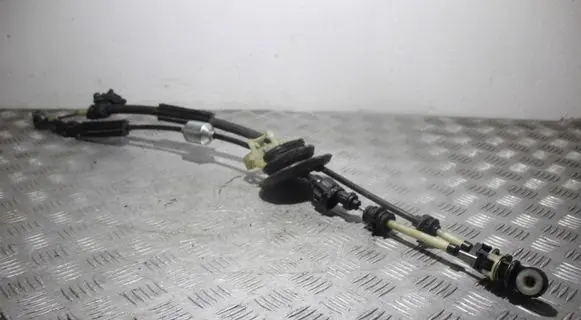 Renault Megane III Gear shift cable linkage
