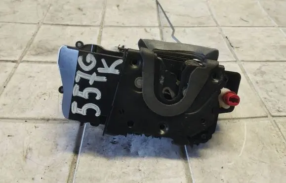 Peugeot 607 Rear door lock 1155B