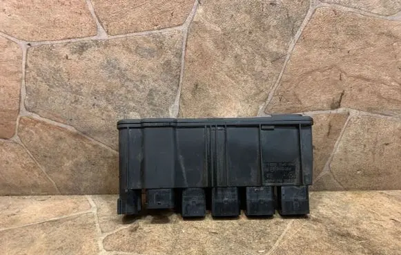 BMW 3 F30 F35 F31 Other relay 8638551