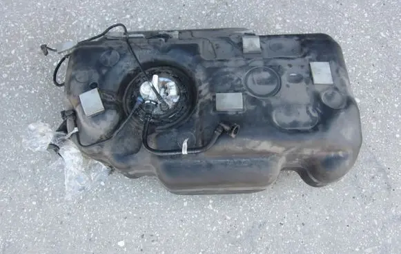 Chrysler Pacifica Fuel tank 
