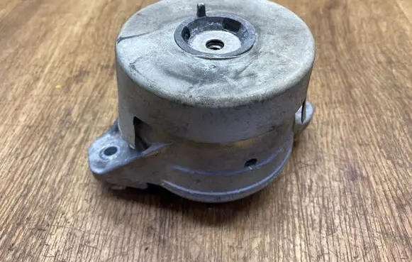 Mercedes-Benz C W205 Engine mount bracket A2052407800 ZGS002