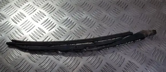 Rear wiper blade arm
