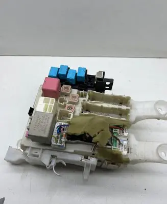 Toyota RAV 4 (XA30) Fuse box set 8273042011 0446 8A172078