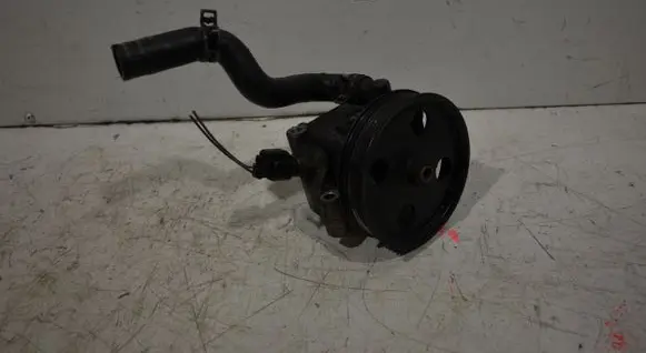 Ford Focus Power steering pump 7613974104