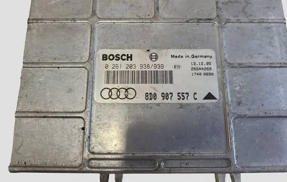 Audi A4 S4 B5 8D Engine control unit/module 0261203938 0261203939 8D0907557C