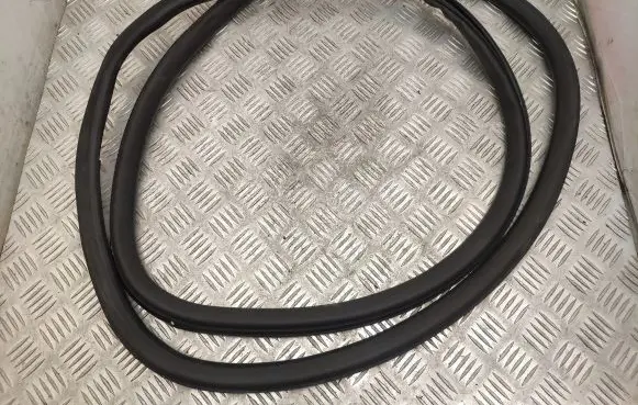 Bentley Flying Spur Front door rubber seal 3W5867365C