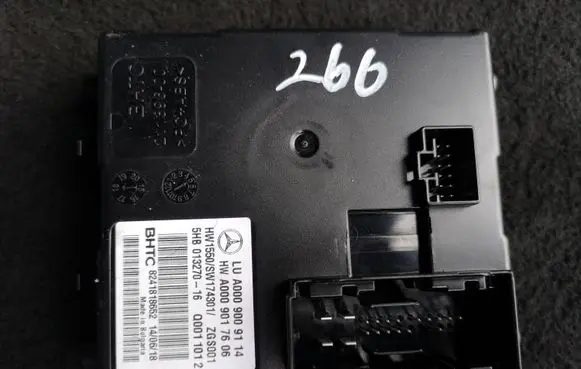 Mercedes-Benz C W205 Air conditioner control unit module A0009009114