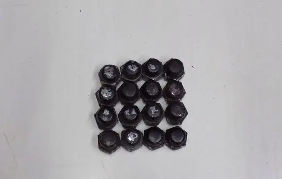 Nissan Qashqai Wheel nut cap/cover 16SZT