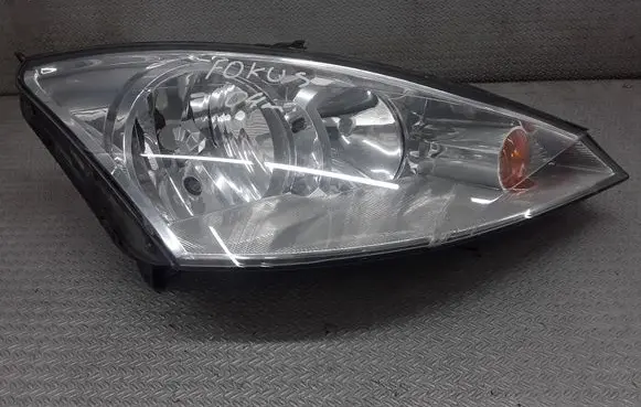 Ford Focus Headlight/headlamp 2M5113W029