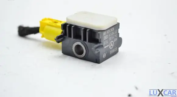 Mercedes-Benz S W221 Airbag deployment crash/impact sensor 0038202826 705192 150612