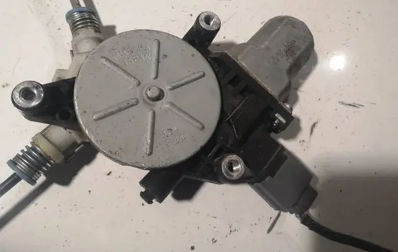 Honda FR-V Front door window regulator motor 